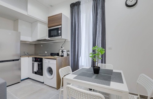 Villette - Maisons Neuves Apartment | GuestReady - Beautiful minimalist central flat