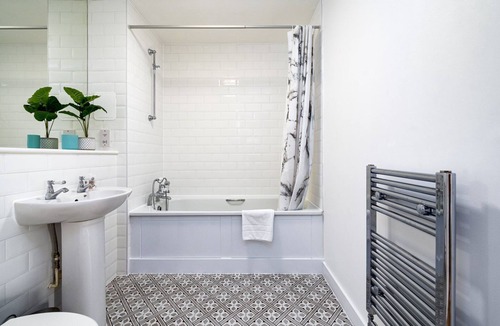 Bow Apartment | GuestReady - Bow luxury haven