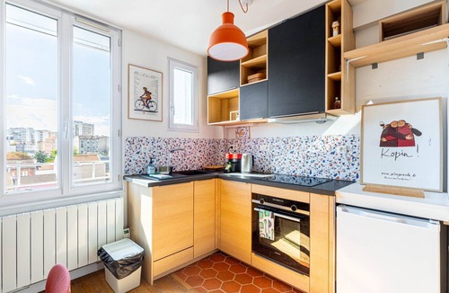 Les Puces de Saint-Ouen Apartment | GuestReady - Bright Haven for Four