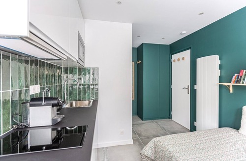 Chartrons Apartment | GuestReady - Bright modern studio, fast wifi