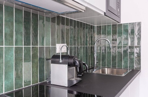 Chartrons Apartment | GuestReady - Bright modern studio, fast wifi