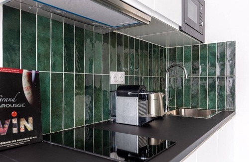 Chartrons Apartment | GuestReady - Bright modern studio, fast wifi