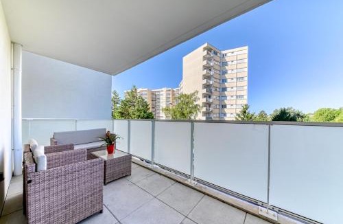 Villeurbanne Apartment | GuestReady - Bright stay w/parking & terrace