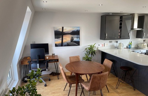 Haverstock Apartment | GuestReady - Bright with Rooftop Terrace