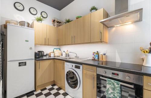 Addison Apartment | GuestReady - Charming Brook Green Studio