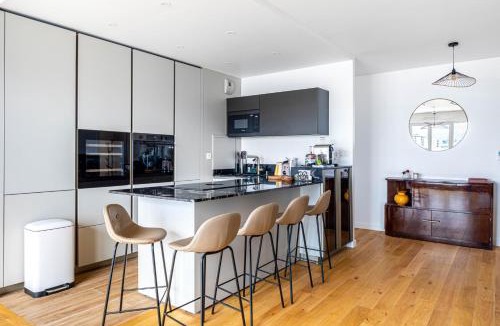 Suresnes Apartment | GuestReady - Chic cocoon with a balcony