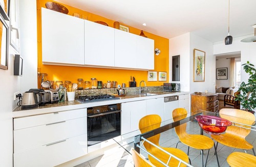 Saint-Vincent-de-Paul Apartment | GuestReady - City views near Little India