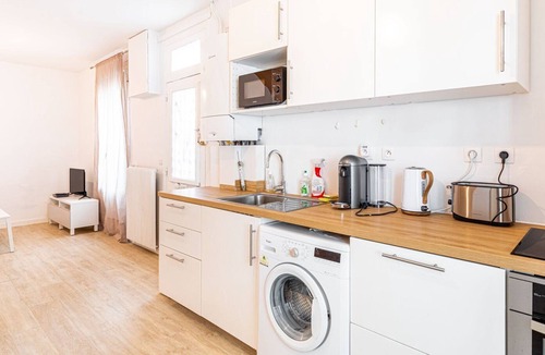Charenton-le-Pont Apartment | GuestReady - Cosy Retreat near Paris