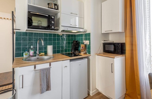 Drancy Centre Apartment | GuestReady - Colourful and Spacious Apt in Drancy