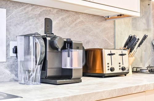 Southfield Apartment | GuestReady - Contemporary home in Chiswick