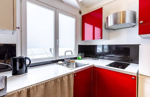 Strasbourg -Saint-Denis Apartment | GuestReady - Cosy and Central in Le Marais