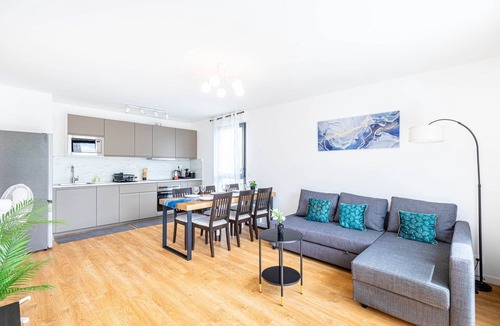 Villejuif Apartment | GuestReady - Cosy comfort with balcony