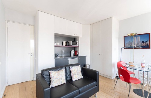 Chaillot Apartment | GuestReady - Cosy studio with an Eiffel Tower view