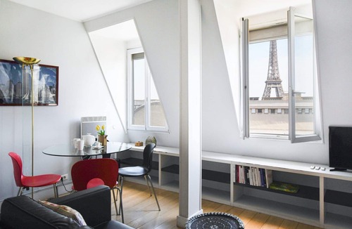 Chaillot Apartment | GuestReady - Cosy studio with an Eiffel Tower view