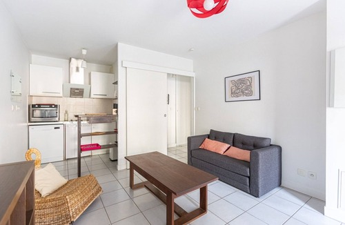 Chartrons Apartment | GuestReady - Cours du Médoc's flat