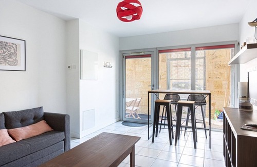 Chartrons Apartment | GuestReady - Cours du Médoc's flat