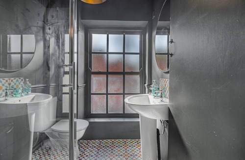 Market Street Apartment | GuestReady Essential - Cosy in Manchester