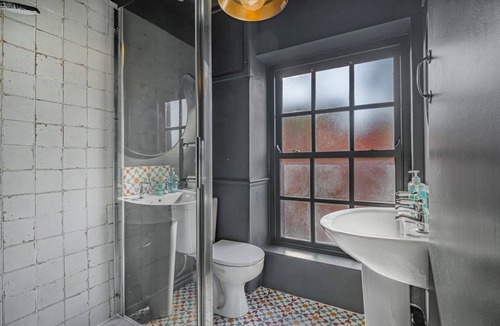 Market Street Apartment | GuestReady Essential - Cosy in Manchester