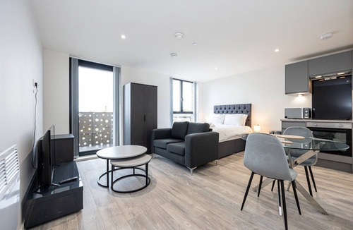 Vauxhall Apartment | GuestReady Essential - Studio in Liverpool