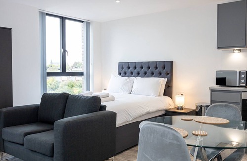 Vauxhall Apartment | GuestReady Essential - Studio in Liverpool
