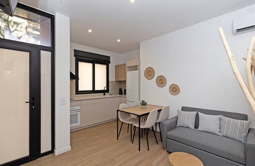 Algiros Apartment | GuestReady - Loft close to University area