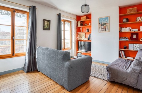 Voltaire - Saint Amour Apartment | GuestReady - Loft-style Apt in the 3rd District.