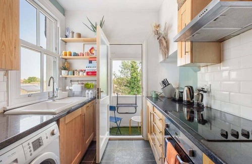 West Norwood Apartment | GuestReady – Modern 2BR near West Dulwich