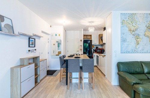 Bagneux Apartment | GuestReady - Modern, two gardens, 15mins Paris