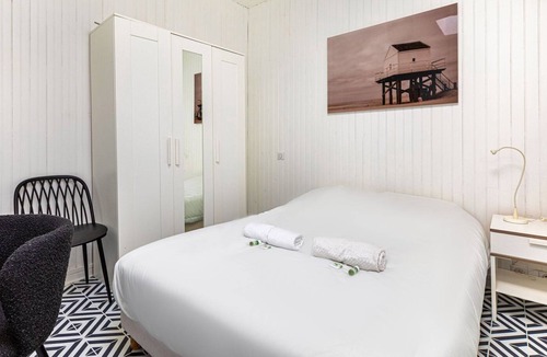 Arcueil Apartment | GuestReady - Sunlit haven with outdoor terrace