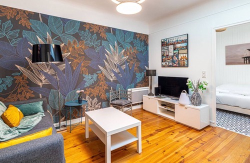 Arcueil Apartment | GuestReady - Sunlit haven with outdoor terrace