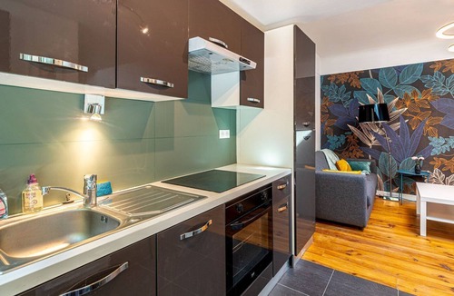 Arcueil Apartment | GuestReady - Sunlit haven with outdoor terrace