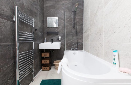 Brighton City Centre Apartment | GuestReady - Turquoise serenity in Brighton