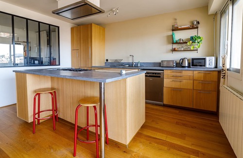 3rd Arrondissement Apartment | GuestReady - Wooden Strike near the Sea