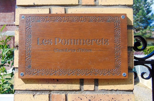 Petit-Couronne House | guestroom