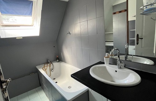 Savigny-le-Temple Bed & Breakfast | Guestroom
