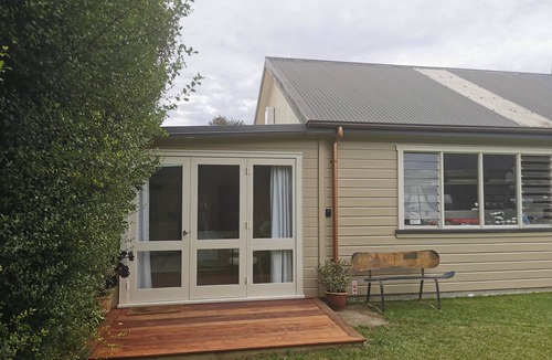 Cambridge Apartment | Guestroom on Queen
