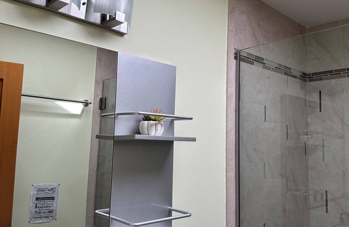 Shoreline House | Guests Home in Seattle