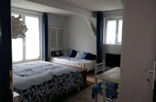 Barcus House | ---- Guichalia House ---