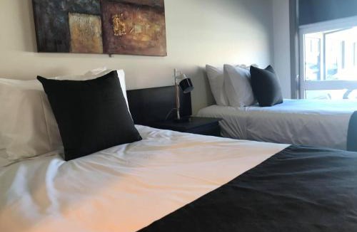 Brooklyn Hotel | Guiding Star Motel & Hotel