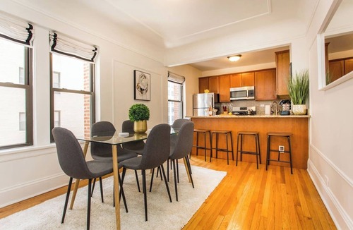 Streeterville Apartment | Guild #2 | Gold Coast Mag Mile Best Location