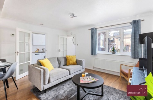 Guildford Apartment | Guildford - Two Bed House