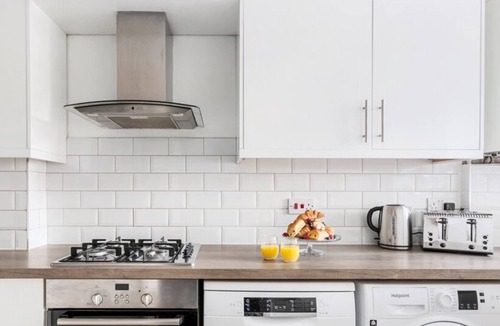 Guildford Apartment | Guildford - Two Bed House