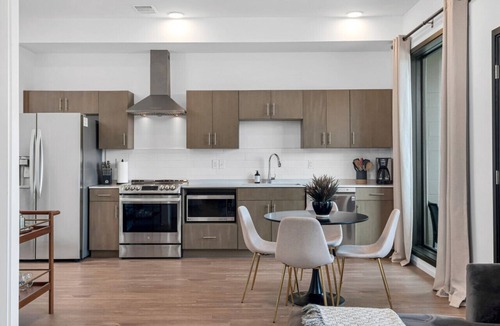 Edgehill Condo | GULCH Condo with Pool, Gym, Private Patio & Garage