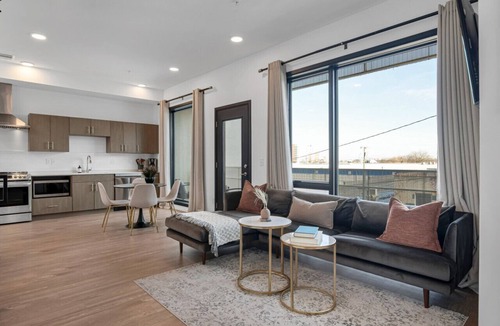 Edgehill Condo | GULCH Condo with Pool, Gym, Private Patio & Garage