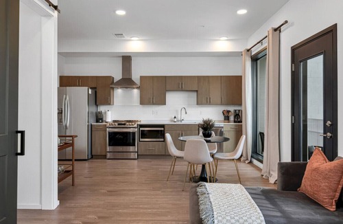 Edgehill Condo | GULCH Condo with Pool, Gym, Private Patio & Garage
