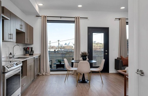 Edgehill Condo | GULCH Condo with Pool, Gym, Private Patio & Garage