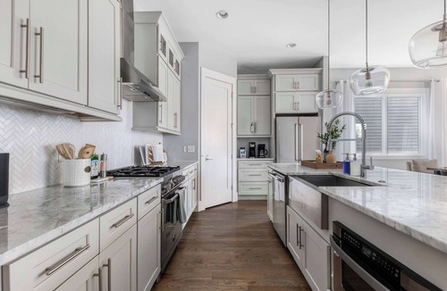 Edgehill House | Gulch House | Pool Retreat Near Broadway