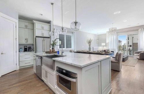 Edgehill House | Gulch House | Pool Retreat Near Broadway