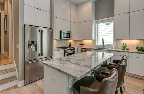 Edgehill House | Gulch South - 4BR Prime Location to The Gulch and Broadway