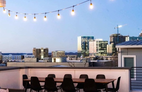 Edgehill Apartment | Gulch Walkable 3BR w/Roof Deck & Skyline View